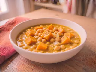 Dahl de pois chiches et patates douces au lait de coco