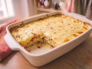 Gratin de pommes de terre, lardons et œufs