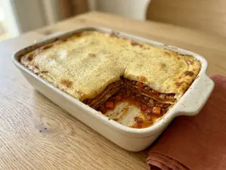 Bolognese lasagna with a light béchamel