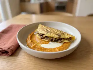 Omelette aux champignons et purée de patate douce
