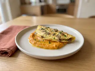 Mushroom omelet with sweet potato mash