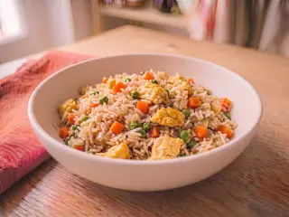 Riz basmati sauté aux œufs et petits pois