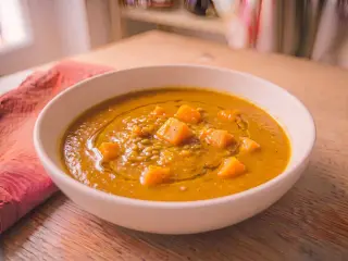 Pumpkin and green lentil soup