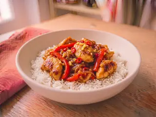 Wok de poulet aux poivrons et riz basmati